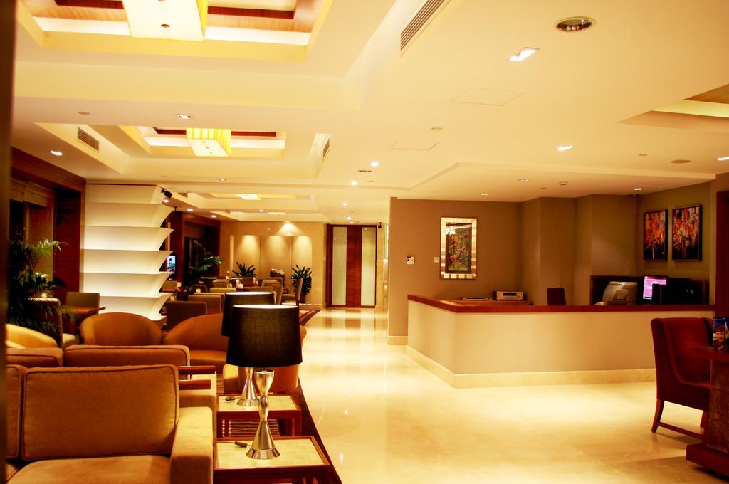 Crowne Plaza Hotel Dandong Interior foto